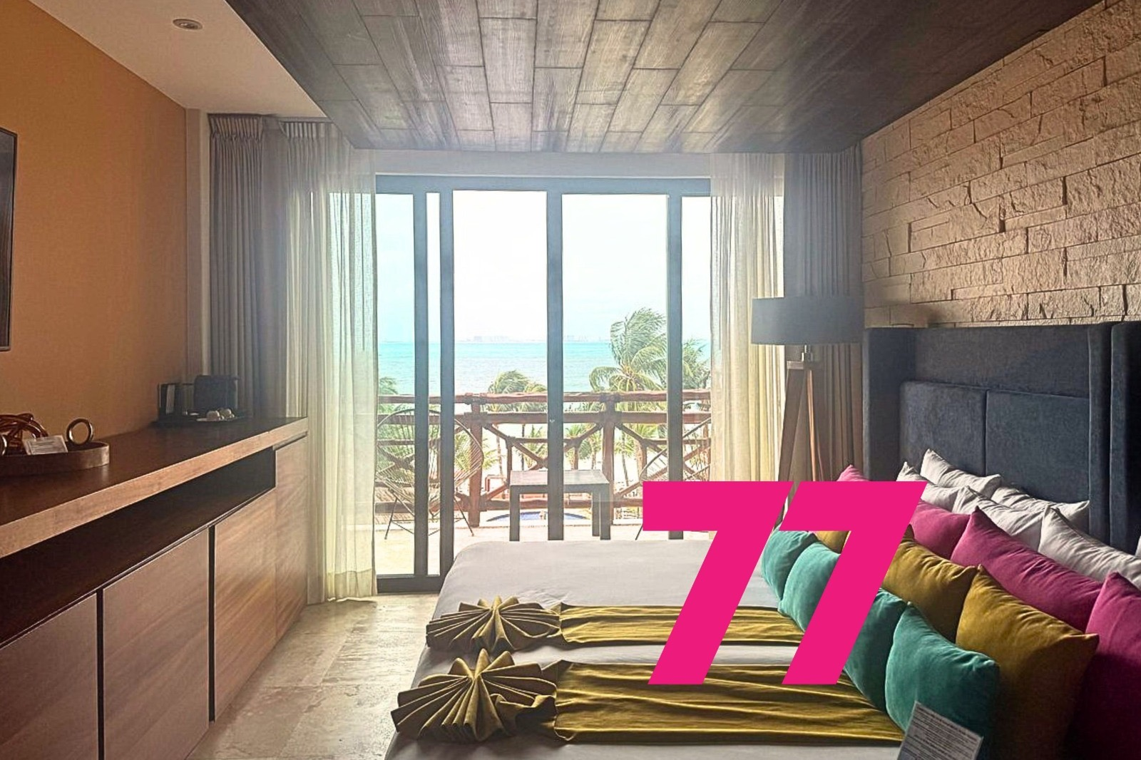 Jr. Suite Ocean View – Oversized King